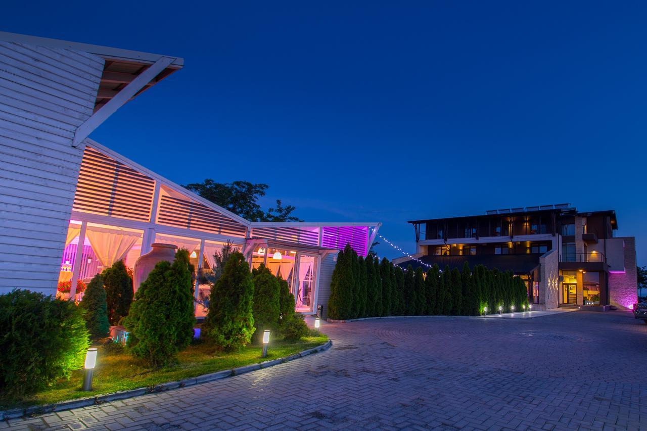 Pensiunea Sara Focşani Exterior foto